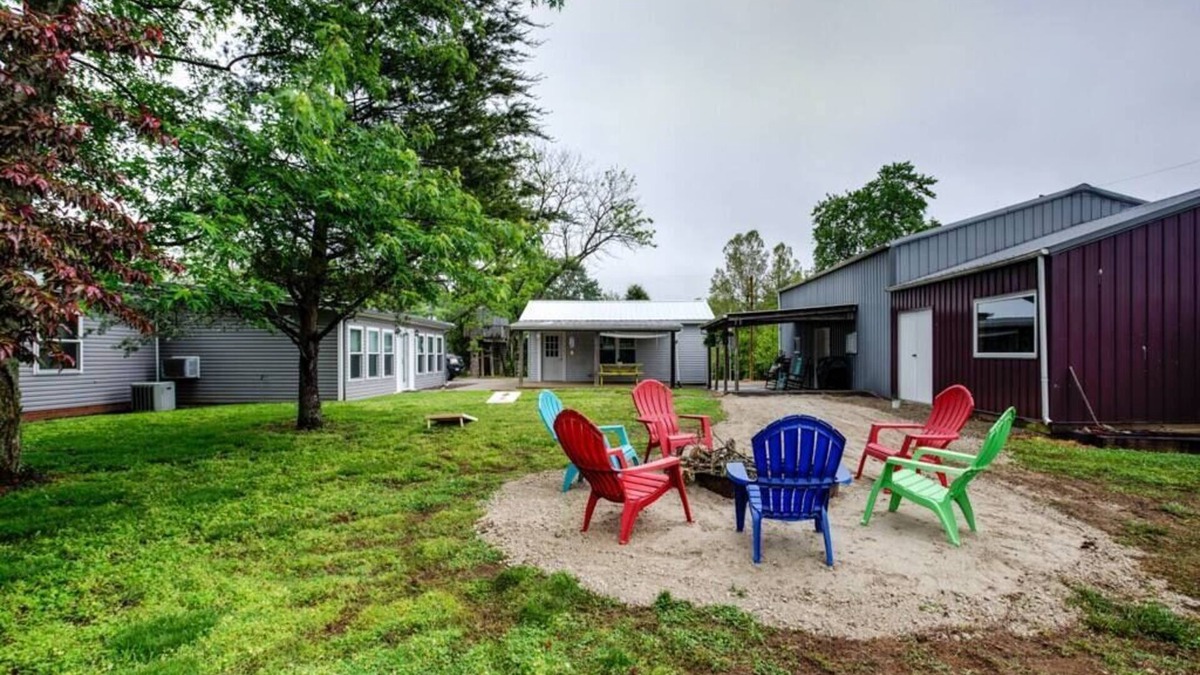 Gentryville House | Another Oasis just 6 miles from Holiday World
