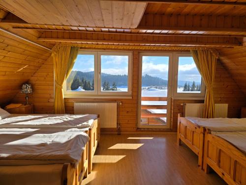 Harghita-Bai Villa | Antal Villa - 5mins to ski slope & 1min to skating