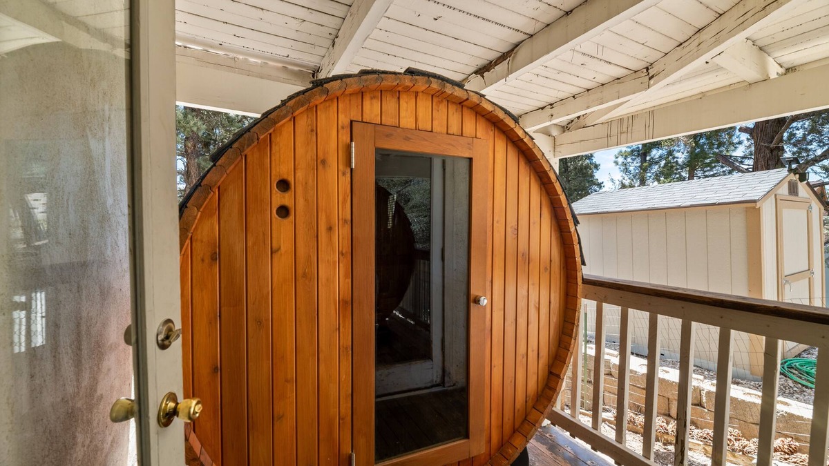 Whispering Forest House | Antelope Retreat - 5BR, Sauna, Foosball Table, Fireplace, Deck, BBQ