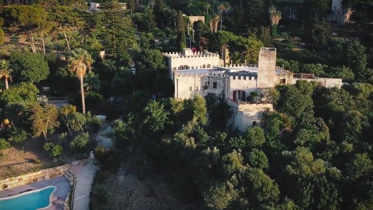 Sant'Andrea Bonagia Villa | Antica Fortezza Villa Fontana - large garden, private pool and maximum privacy