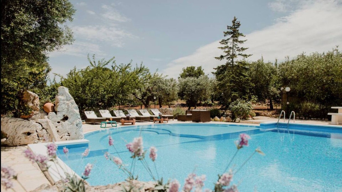 Coreggia House | Antica Tenuta Dei Trulli - Puglia 6 Bedroom, 2 House Estate, Private Pool & Wifi