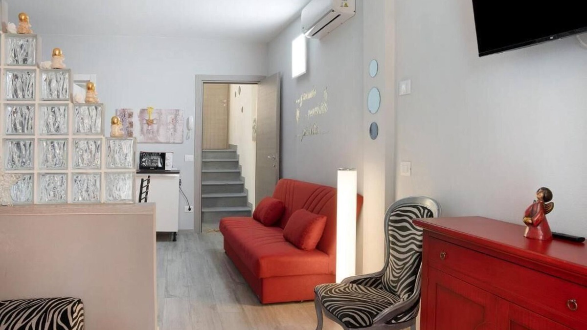 Mondovi Apartment | Antico Borgo Monregale - Red Passion - Warmth and charm in the heart of Mondovi
