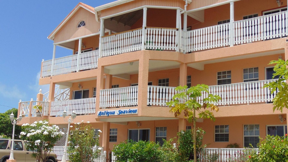 Runaway Bay Apartment | Antigua Seaview Alamanda 6 - Affordable, Convenient And Comfortable