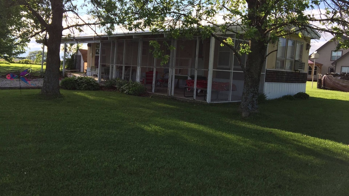 Moravia House | Antler Acres - 2 bedroom, 1 bath, sleeps 6