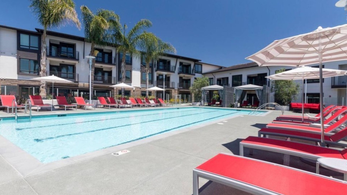 Morse Park Condo | Anton 1101 2BR – Poolside Living & Fire Pit Vibes