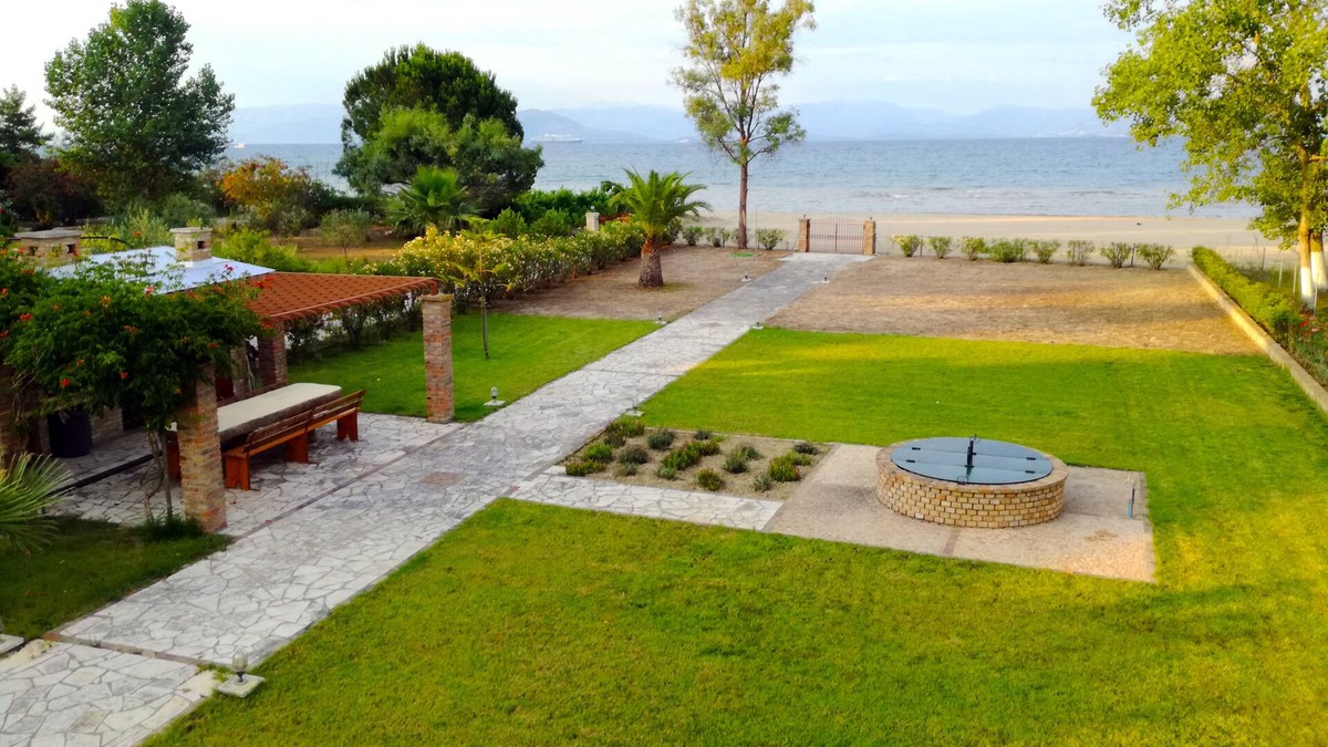 Molos Villa | Antonia Beachfront Villa