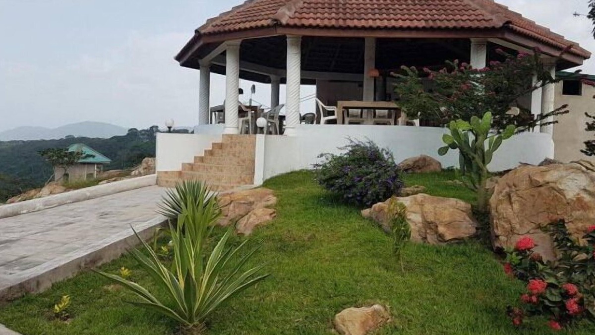 Anfoega House | Anum Royal Guest House