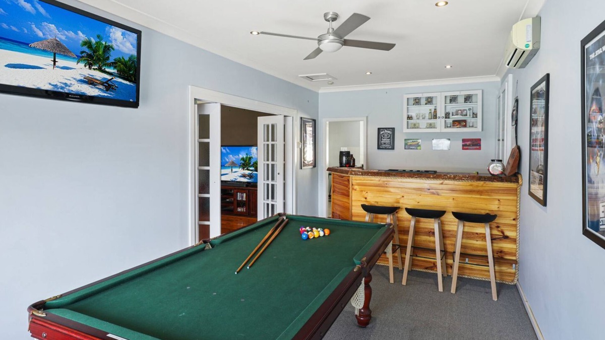 Cessnock House | Anzac Cottage – A Pet-Friendly Escape with Games Room, Minutes from Wineries