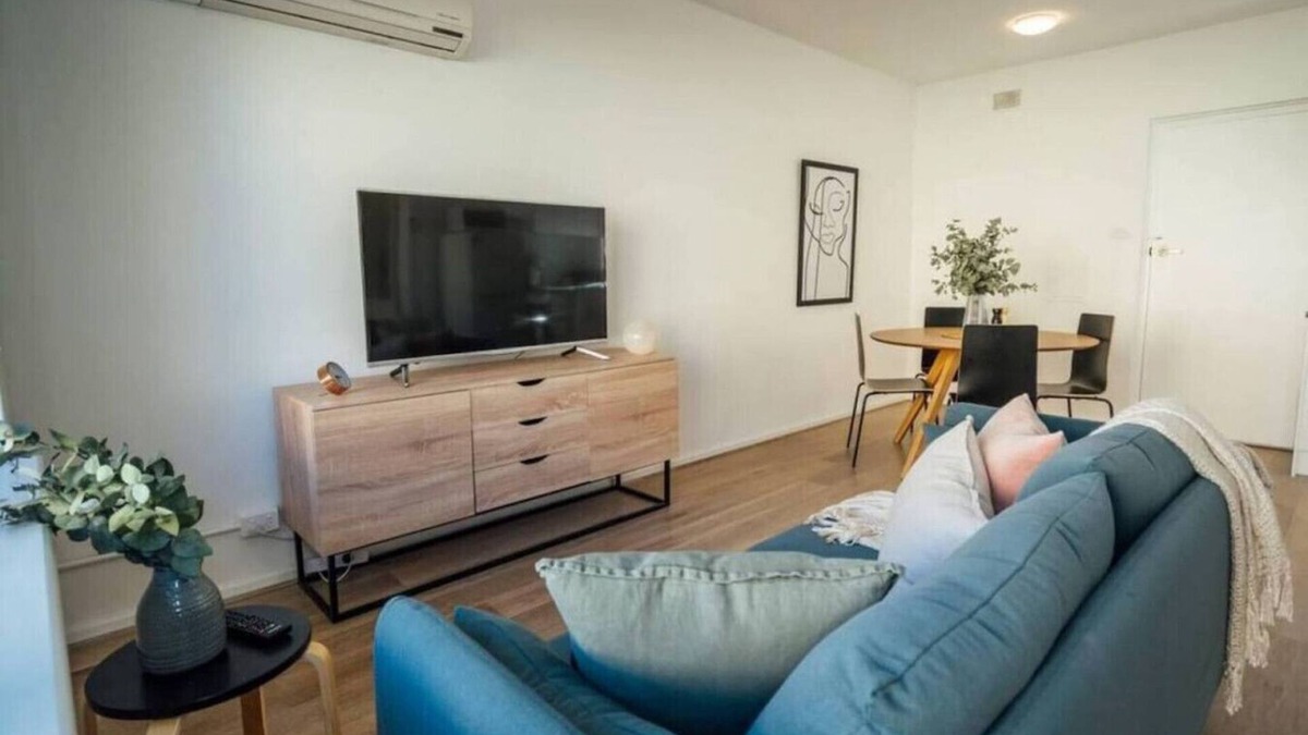 Plympton Apartment | Anzac Hwy near airport, beach
