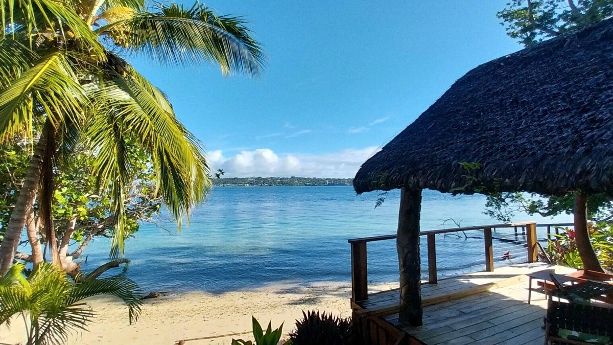 Aore Island House | Aoredise - Paradise on Aore Islandn2 bedroom, 2 bathroom, 35m private beach