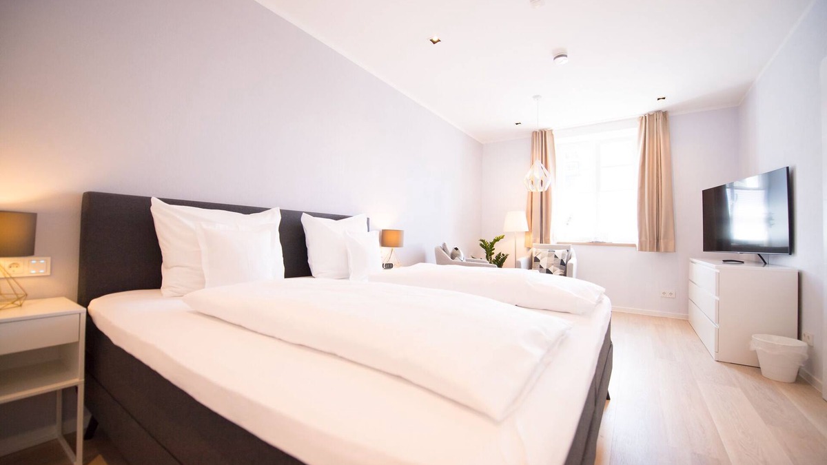 Uerzig Apartment | Ap 8 - Herrenberg-Junior Suite-Deluxe-Ensuite with Shower-Courtyard view
