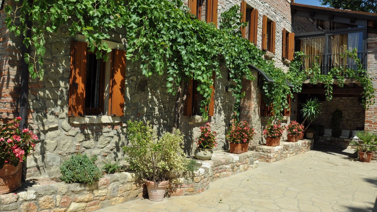 Ospedaletto di Pescantina Apartment | Apartment B & B in a nineteenth-century original stone house in the Euganean Hills