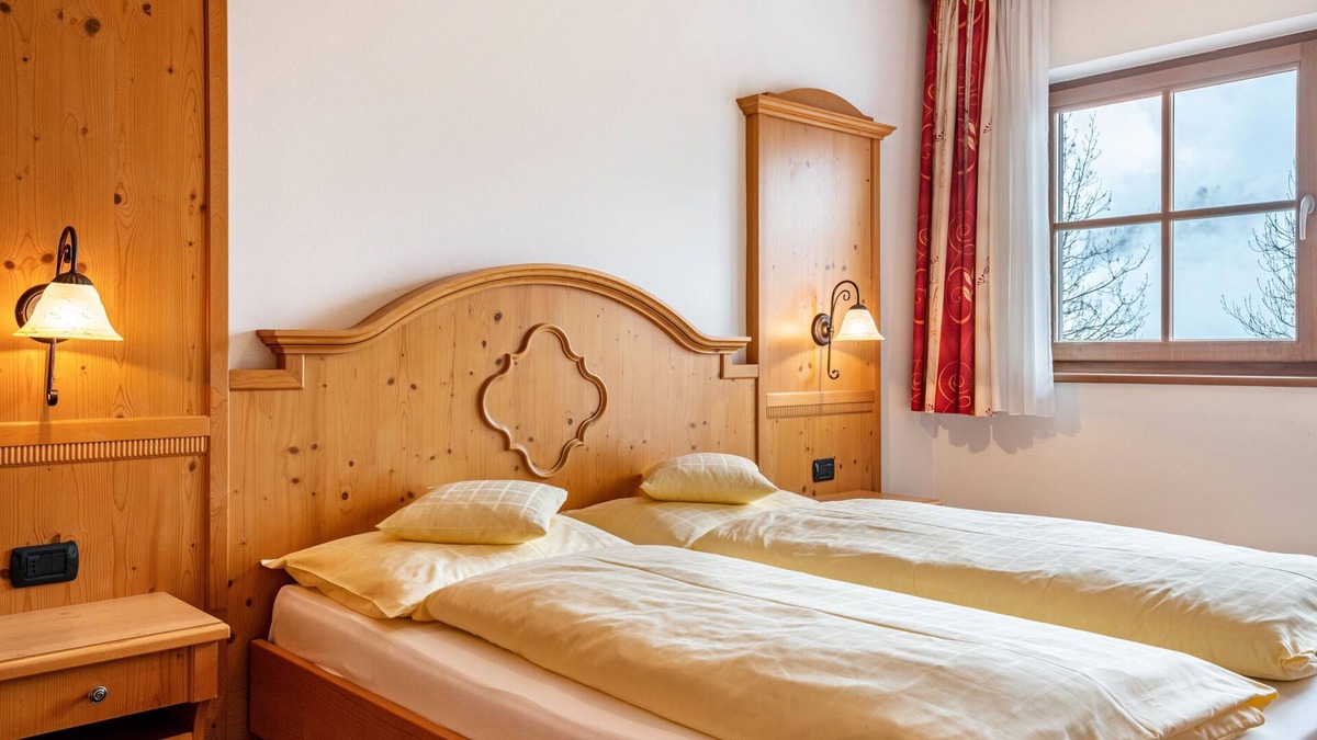 Livinallongo del Col di Lana Apartment | Apartment 'Apartments Mirabell Nicole' with Mountain View, Shared Terrace and Wi-Fi