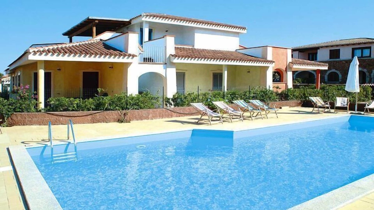 Monte Petrosu Apartment | Apartment in Monte Petrosu with terrace