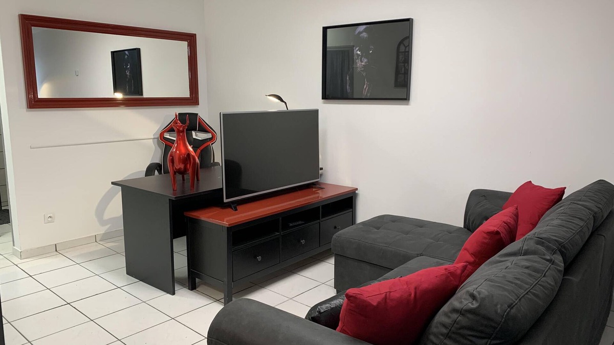 Orval Apartment | AP20006-Apartment-Apartment-Ensuite with Shower-City View