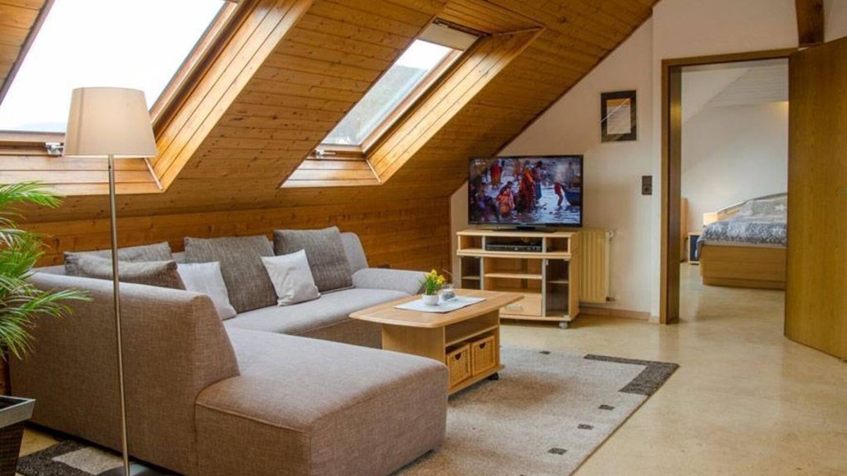 Gimmeldingen Apartment | Apartment attic storey - Storck house