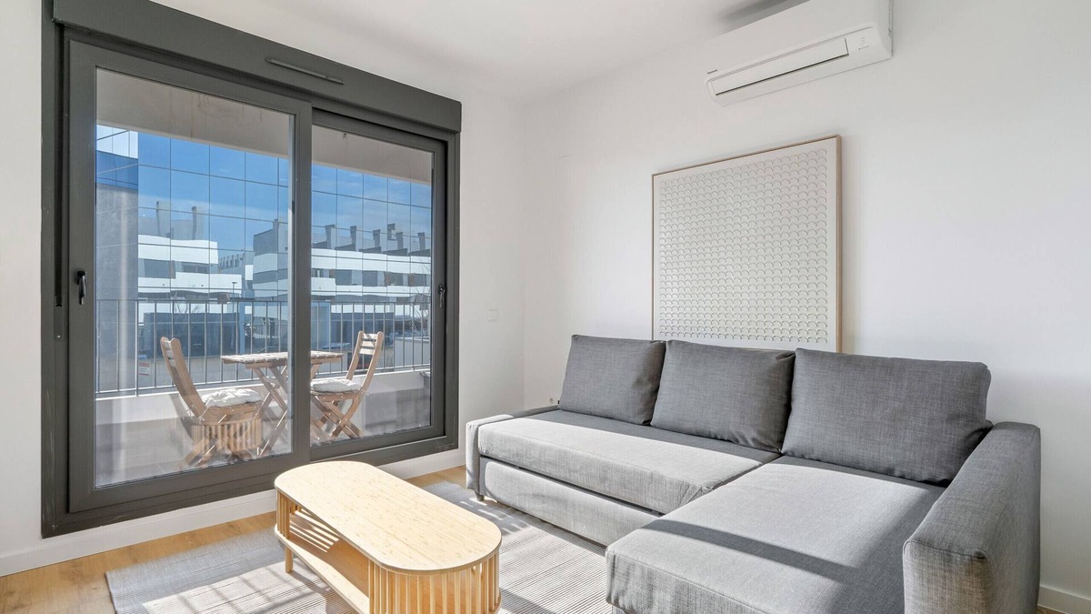 San Sebastian de los Reyes Apartment | apartamento reformado con garaje y piscina de alquiler temporal