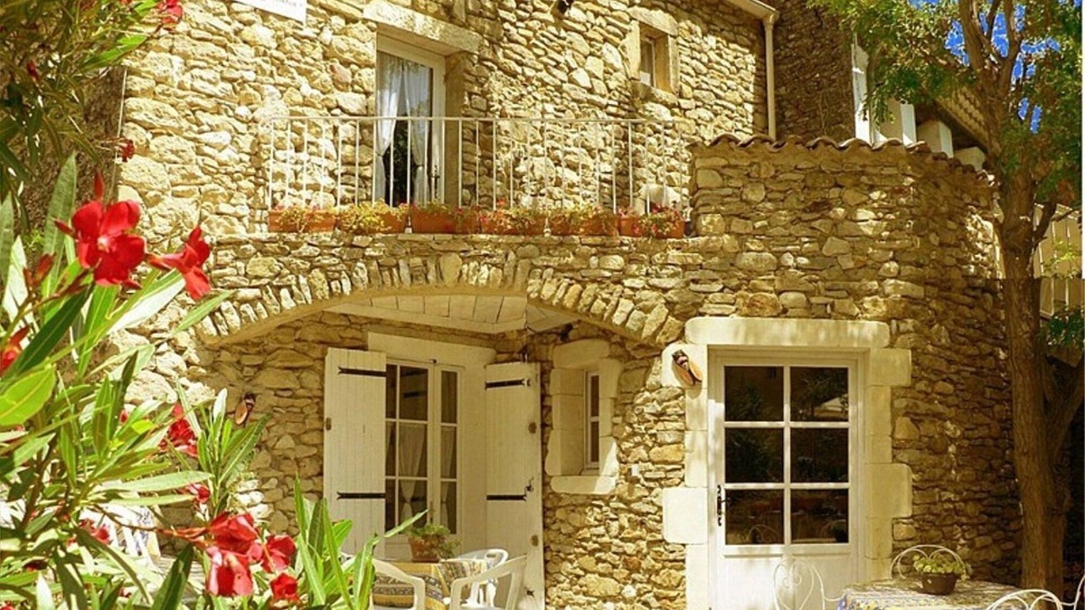 Saint-Andre-de-Roquepertuis Apartment | Apartments and studios in a stone house in the sunny south of France