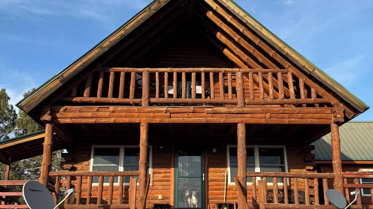 Cebolla Cabin | Apache Mesa Log Cabin Home Near Chama