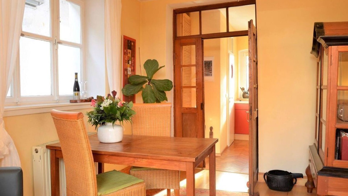 Neustadt-Gimmeldingen Apartment | Apartment Mönchgarten - House Mandelblüte