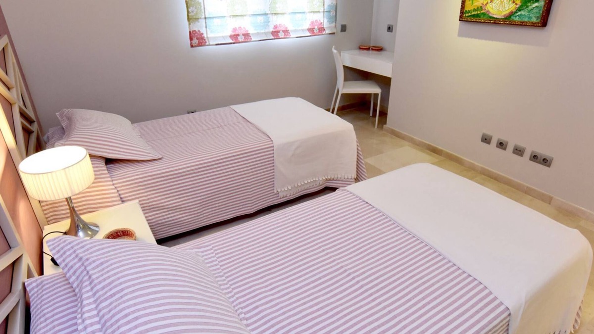 Playa del Ingles Apartment | Apartment with free WiFi, AC and direct access to the beach