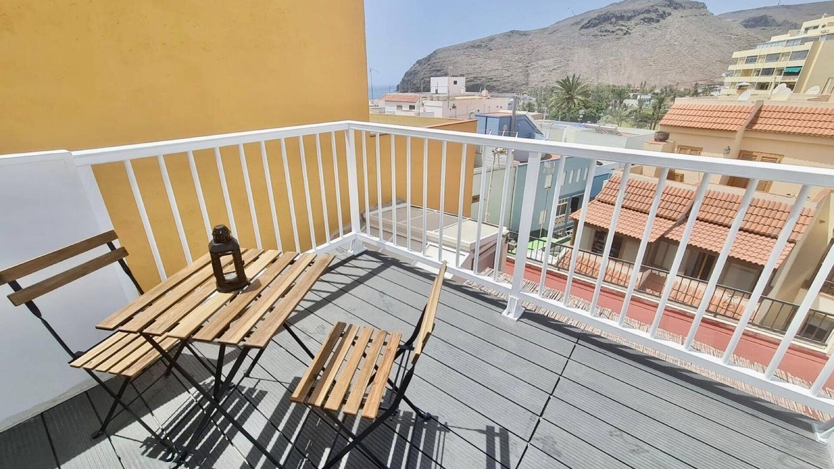 San Sebastian de la Gomera Apartment | Apartment 'Apartamento La Pista Sur' with Sea View, Private Terrace and Wi-Fi