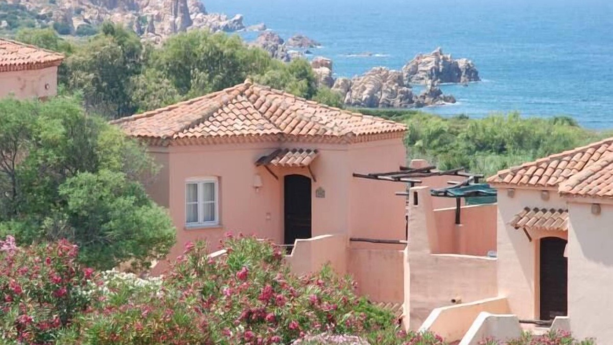 Trinita d'Agultu e Vignola Apartment | apartment in villa facing the sea terrace on the sunset