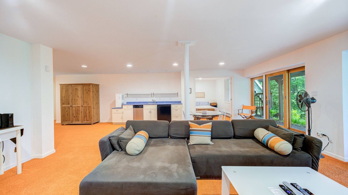 Jeffersonville Apartment | Aparment in the woods - 10 min. to Bethel Woods