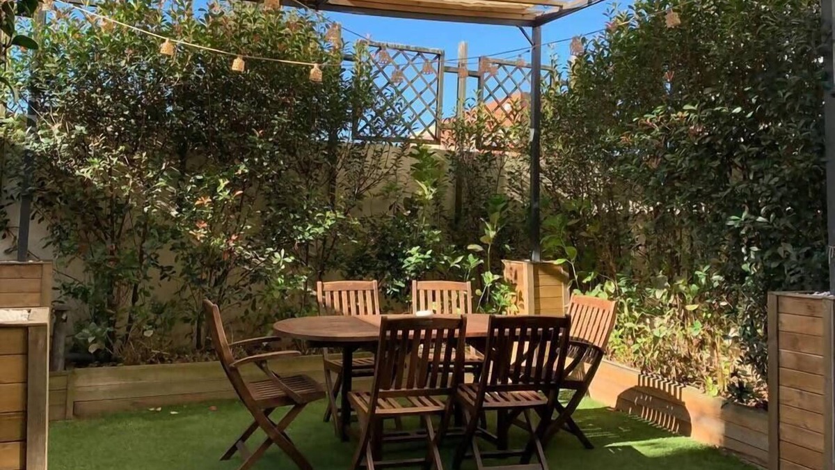 Teis Apartment | Apart. Manu with garden, swimming pool and mini gym