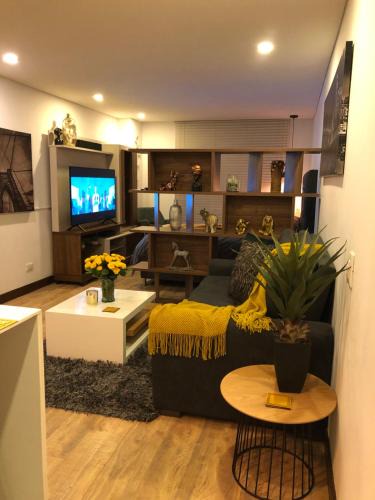Santa Ana Apartment | APARTAESTUDIO AMOBLADO,FURNISHED STUDIO APARTMENT WIFI gratuito