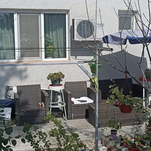Doua Mai Apartment | Apartament 2 camere Mangalia, parter-gradinita, 5 min de Portul Turistic