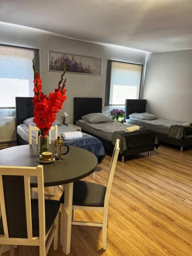 Kepno Hostel | Apartament Adabet