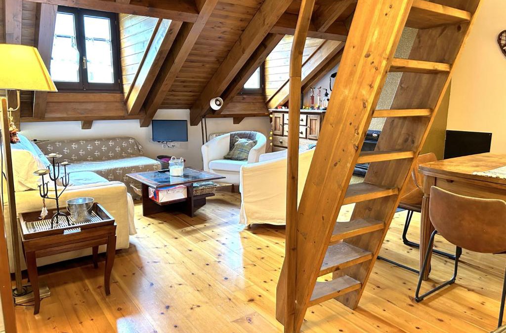 Llavorsi Apartment | Apartament amb llar de foc i altell a Llavorsí by RURAL D'ÀNEU