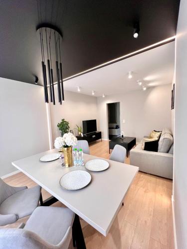 Piekary Slaskie Apartment | Apartament Exclusive BEIGE Piekary Pyrzowice Katowice