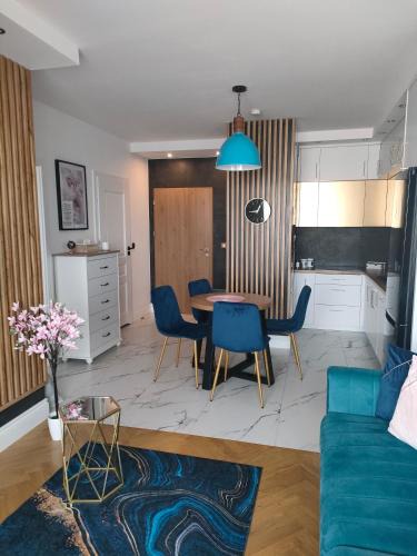 Osiedle Centrum Apartment | Apartament High Five z kominkiem