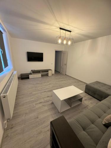 Giurgiu Apartment | Apartament modern, totul nou, in centrul orasului