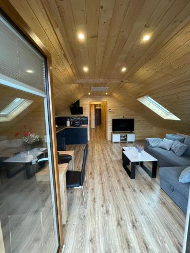 Kroscienko nad Dunajcem Apartment | Apartament na poddaszu u Reni