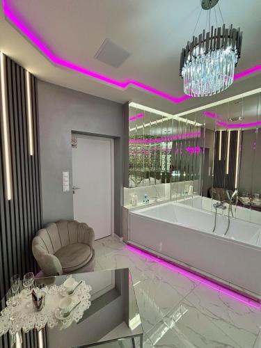 Gniezno Apartment | Apartament "Prezydencki Deluxe" Centrum z dużą wanną dla Dwojga
