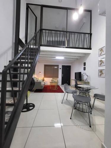 Rio Abajo Apartment | Apartamento #6 cómodo, Tranquilo, Elegante cerca de la estación del metro de la cincuentenario