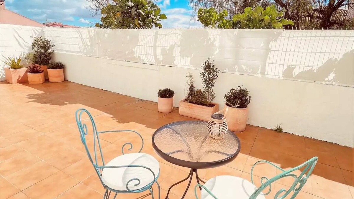 Tercena Apartment | Apartamento Acolhedor com Pátio Privado