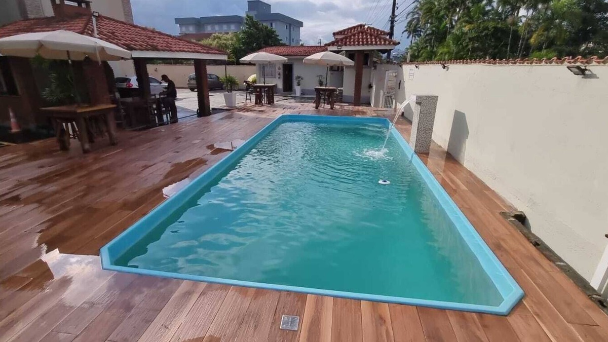 Downtown Ubatuba Apartment | Apartamento Aconchegante com Piscina e TV a Cabo