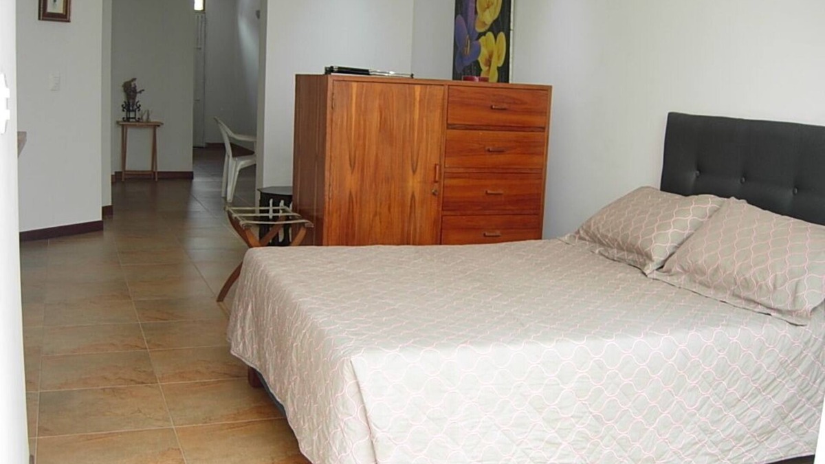 San Antonio Apartment | Apartamento con patio y aire acondicionado en el Barrio San Antonio