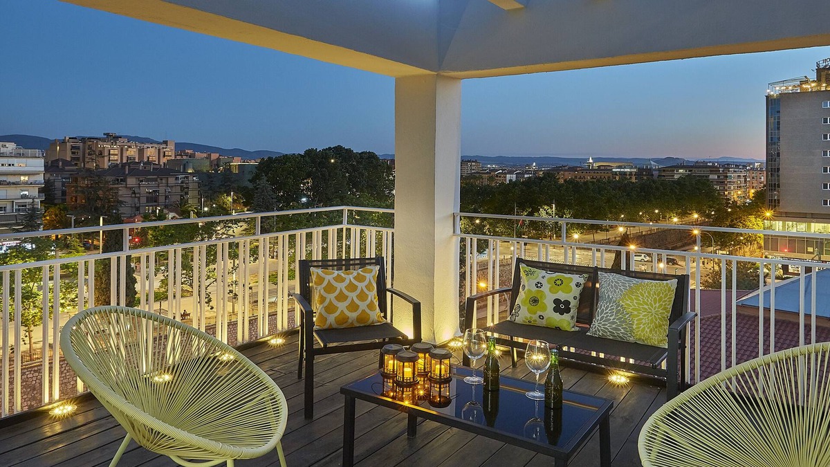 Granada City Center Apartment | Apartamento con Terraza, Preciosas Vistas, Parking