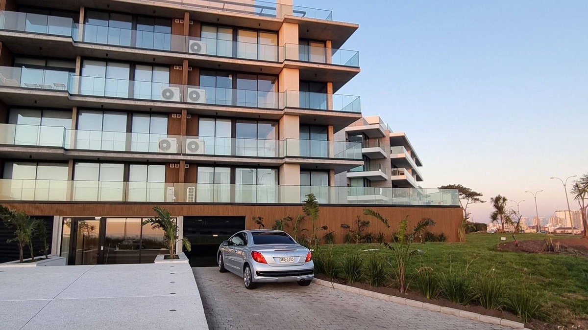 Punta del Este Apartment | Apartamento con Terraza Frente a la Playa. Parada 27 Mansa
