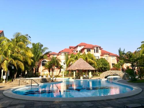 Santa Cruz Apartment | Apartamento con vistas a la piscina en Buganvillas