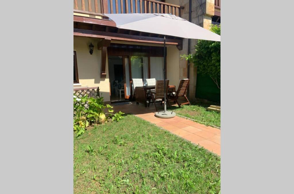 Comillas Apartment | Apartamento en el Paseo de Manuel Noriega, Nº 9, con jardín privado, Wifi, en Comillas