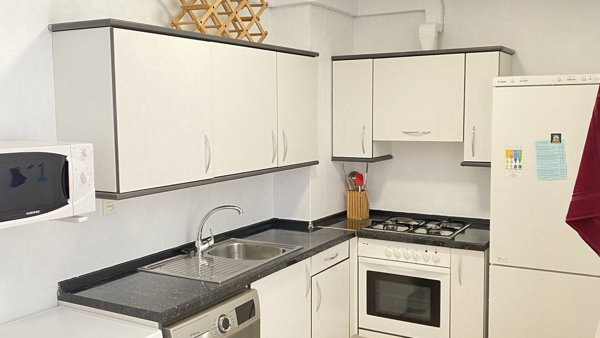 Biescas Apartment | Apartamento en la Montaña, Garaje, Piscina, Barbacoa, Pista de Tenis, Wifi