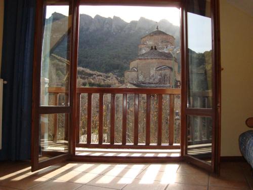 Santa Cruz De La Seros Apartment | apartamentos turisticos san juan de la peña