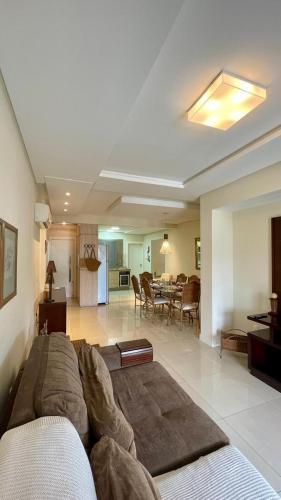 Centro Apartment | Apartamento Luxo Centro com Suíte, Sacada, Garagem, Garage