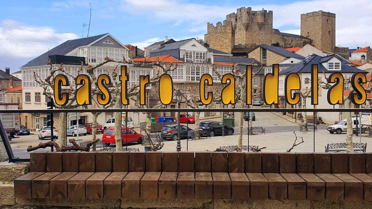 Castro Caldelas Apartment | Apartamento MUY Amplio EN Castro Caldelas EN Pleno Corazon DE LA Ribeira Sacra